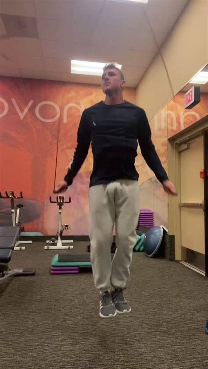 IG Thatfitguyy / Twitter Thatfitguy2 fitness gym fyp YouTube
